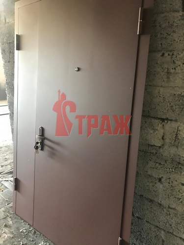 стальная тамбурная дверь